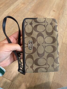 Coach Signature Jacquard Wristlet Wallet Brown Khaki Zip Around Wristlet
